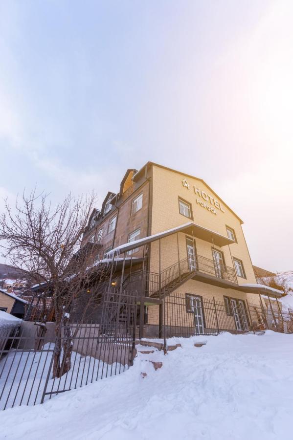 Popock Tsaghkadzor Hotel Bagian luar foto